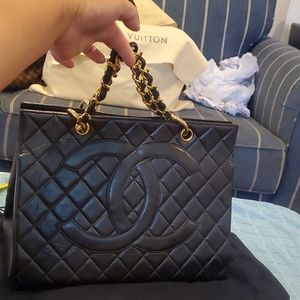 Sold❤️❤️❤️Authentic Chanel bag